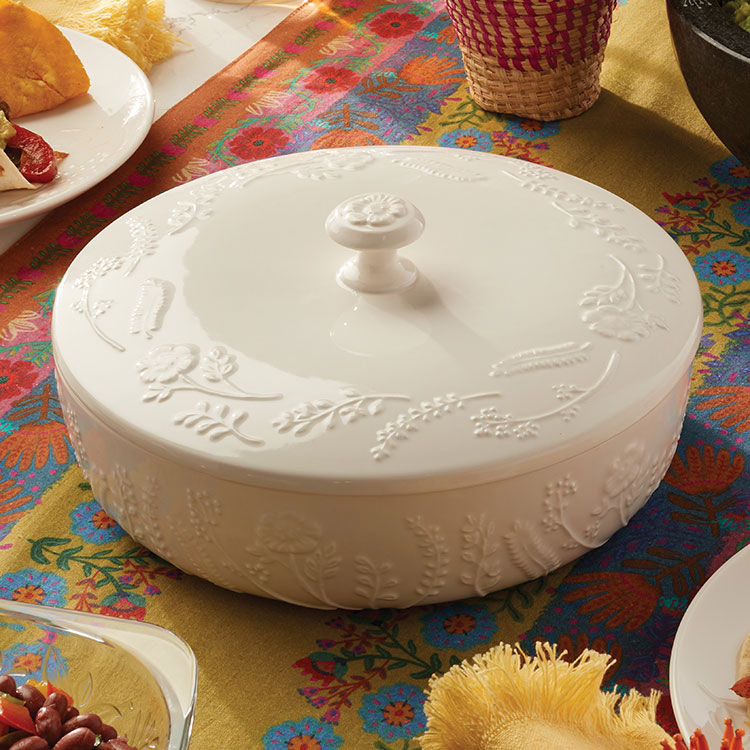 tortilla server with cover closed